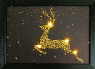 LED Bild aus Canvas 4 LED mit Holzrahmen Motiv: Hirsch in Gold mit Sternen