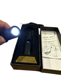 USB Feuerzeug Adventure mit Lichtbogen Taschenlampe und Kompass, Farbe: schwarz